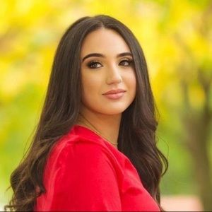 Meet your Posher, Angeline